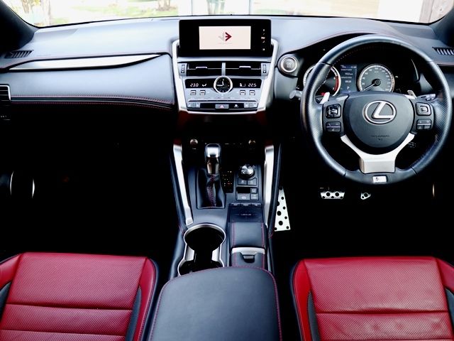 TOYOTA LEXUS NX300 2017 Image 31