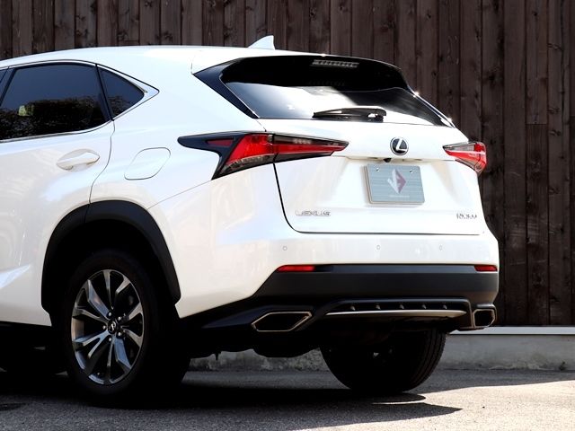 TOYOTA LEXUS NX300 2017 Image 31