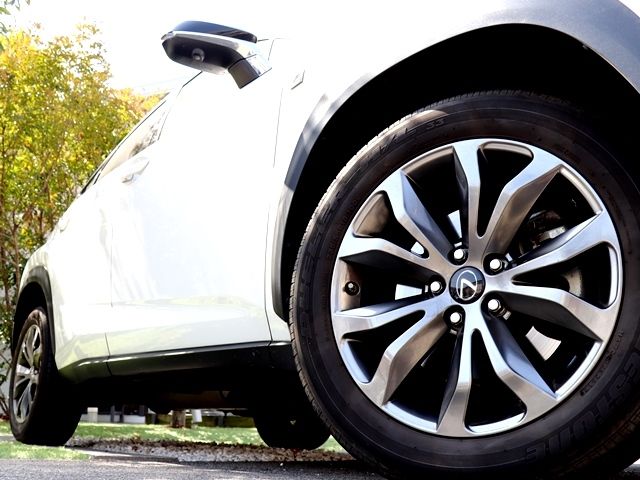 TOYOTA LEXUS NX300 2017 Image 31