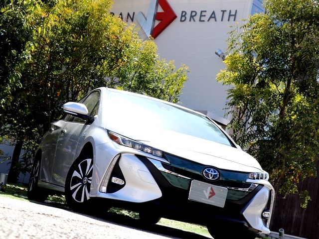 TOYOTA PRIUS PHV 2017 Image 31