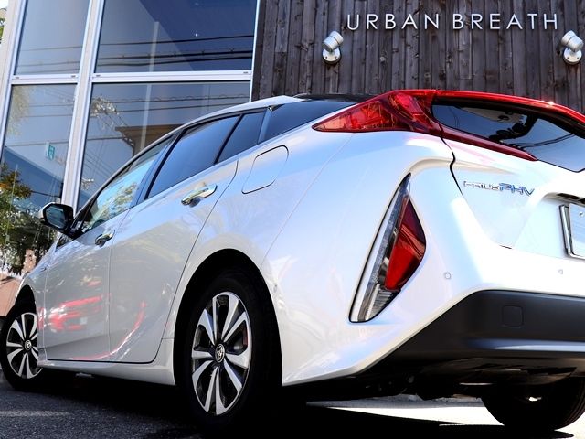 TOYOTA PRIUS PHV 2017 Image 31