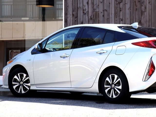 TOYOTA PRIUS PHV 2017 Image 31