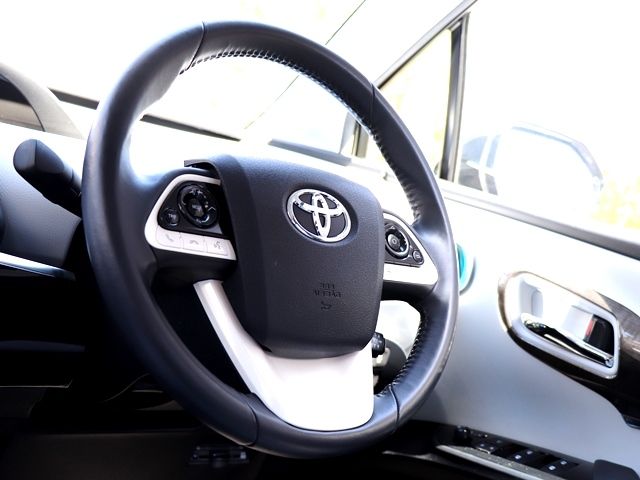 TOYOTA PRIUS PHV 2017 Image 31