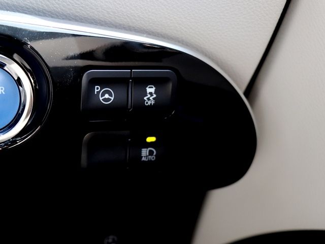 TOYOTA PRIUS PHV 2017 Image 31