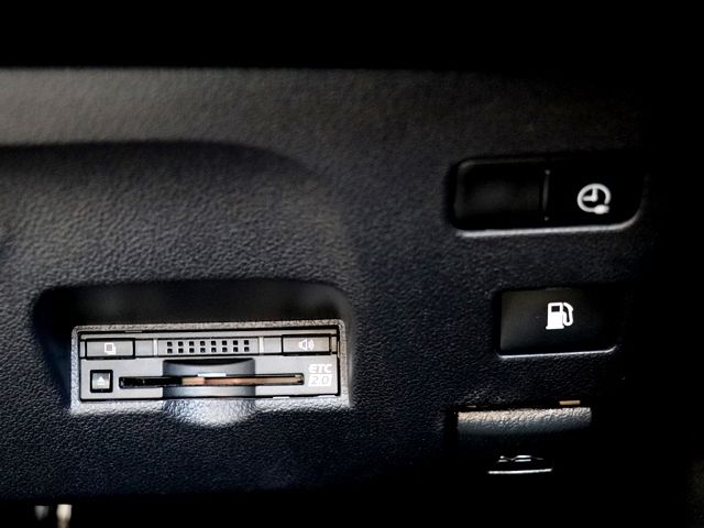 TOYOTA PRIUS PHV 2017 Image 31