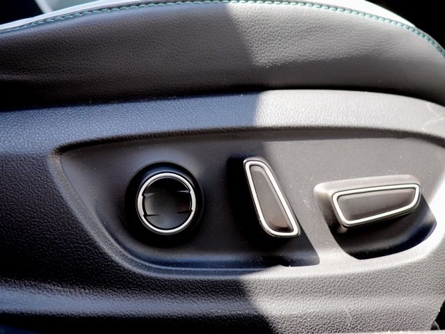 TOYOTA PRIUS PHV 2017 Image 31