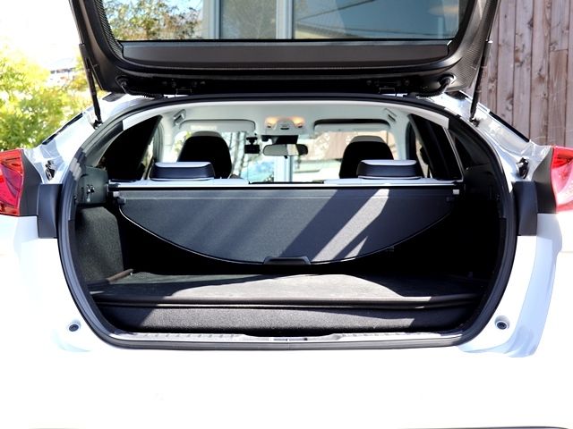 TOYOTA PRIUS PHV 2017 Image 31