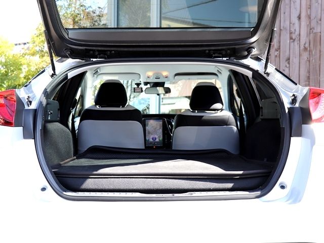 TOYOTA PRIUS PHV 2017 Image 31