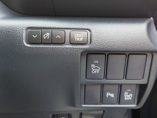 TOYOTA LEXUS RC300H 2015 Image 31