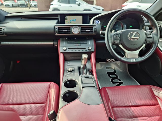 TOYOTA LEXUS RC300H 2015 Image 31