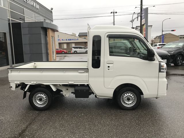 DAIHATSU HIJET TRUCK 4WD 2022 Image 31