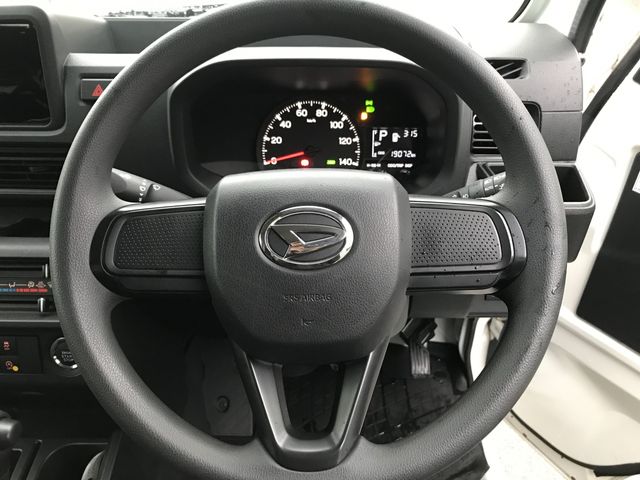 DAIHATSU HIJET TRUCK 4WD 2022 Image 31