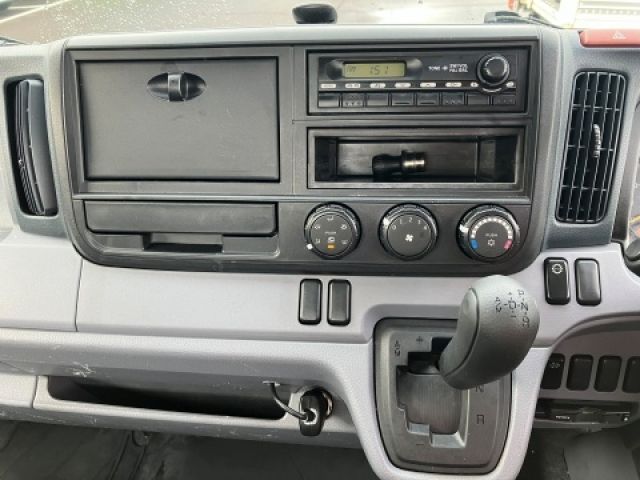 MITSUBISHI CANTER 2011 Image 31