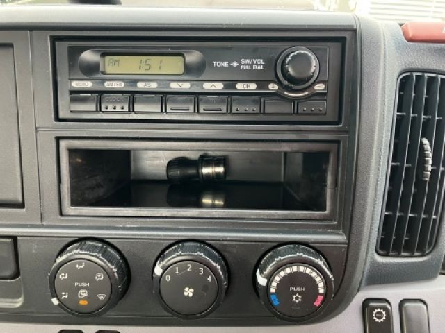 MITSUBISHI CANTER 2011 Image 31