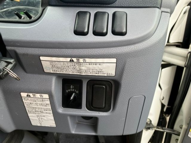 MITSUBISHI CANTER 2011 Image 31