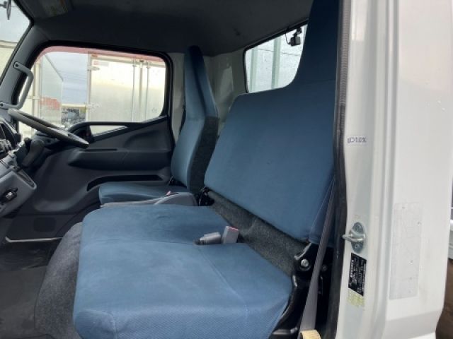 MITSUBISHI CANTER 2011 Image 31