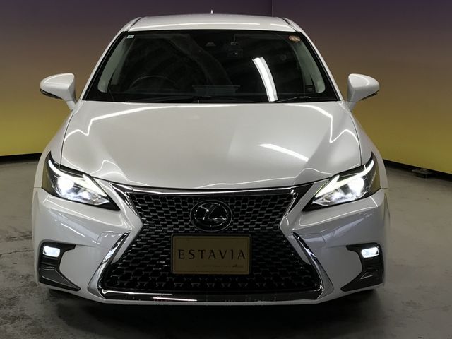 TOYOTA LEXUS CT200H 2018 Image 31