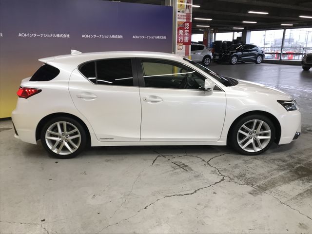 TOYOTA LEXUS CT200H 2018 Image 31