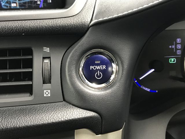 TOYOTA LEXUS CT200H 2018 Image 31