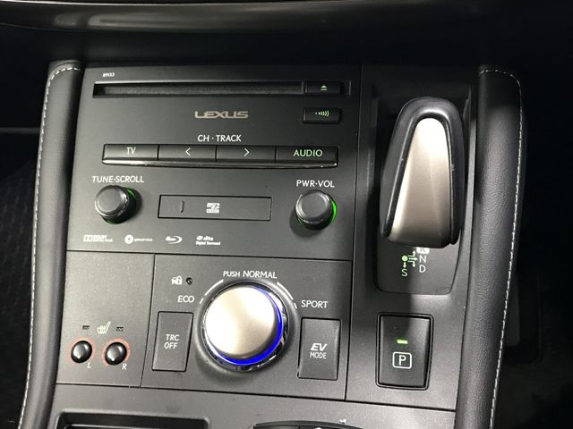 TOYOTA LEXUS CT200H 2018 Image 31