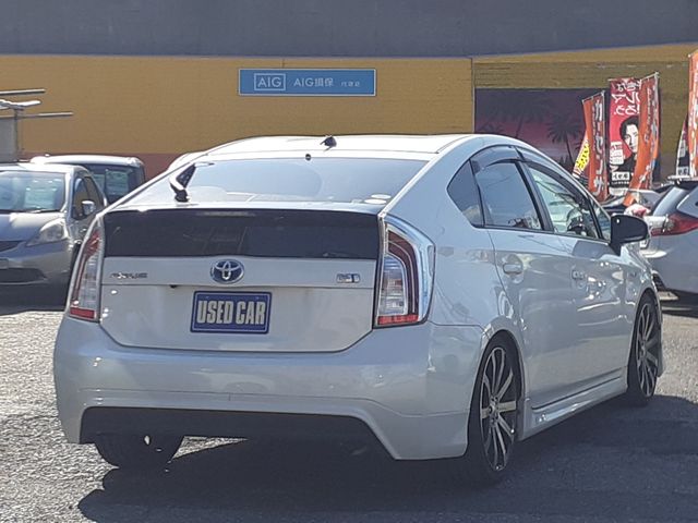 TOYOTA PRIUS 2014 Image 31