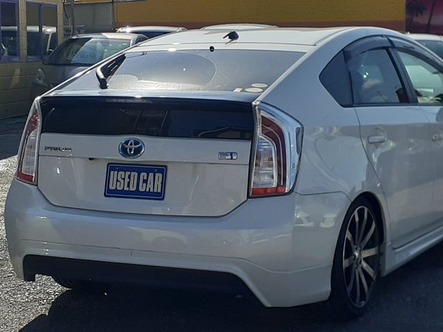 TOYOTA PRIUS 2014 Image 31