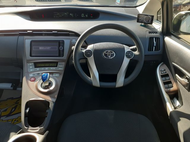 TOYOTA PRIUS 2014 Image 31