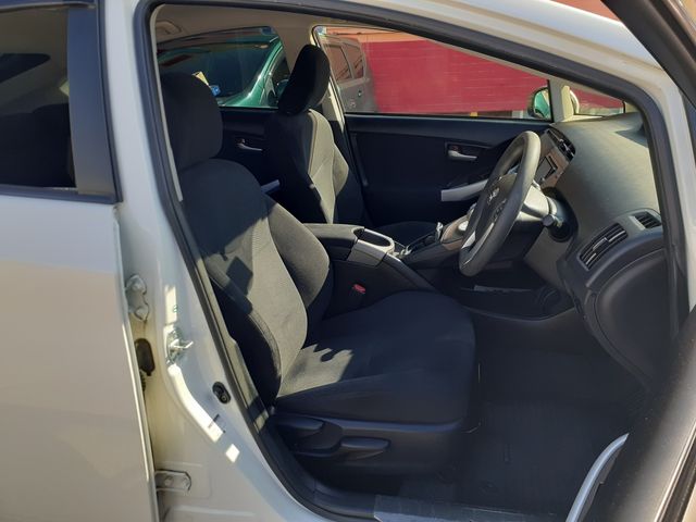 TOYOTA PRIUS 2014 Image 31