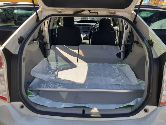 TOYOTA PRIUS 2014 Image 31