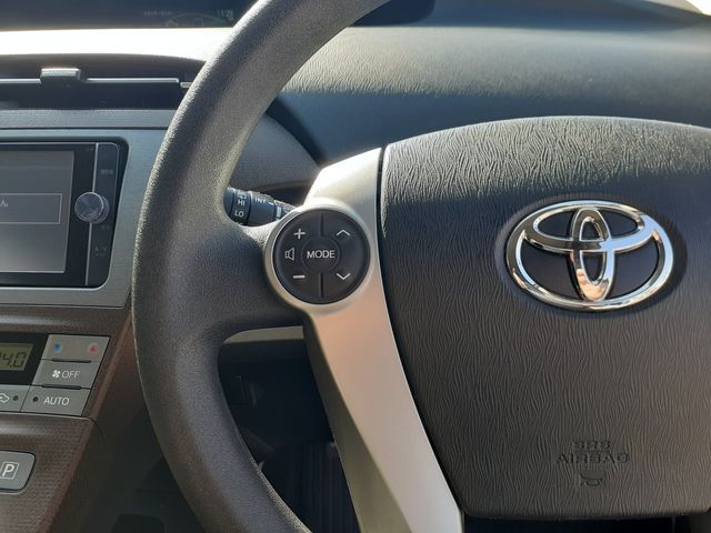 TOYOTA PRIUS 2014 Image 31