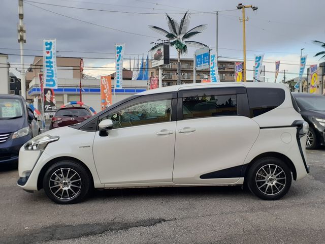 TOYOTA SIENTA HYBRID 2015 Image 31