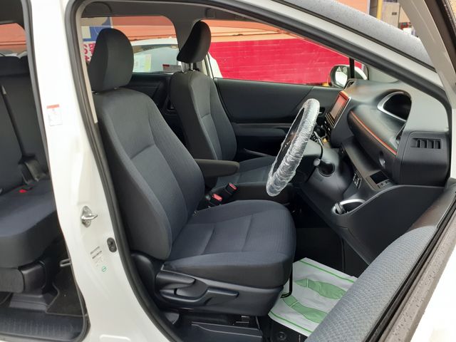 TOYOTA SIENTA HYBRID 2015 Image 31