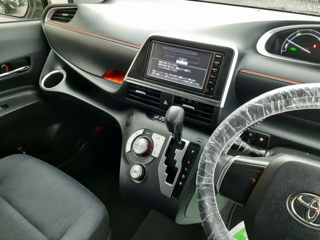 TOYOTA SIENTA HYBRID 2015 Image 31