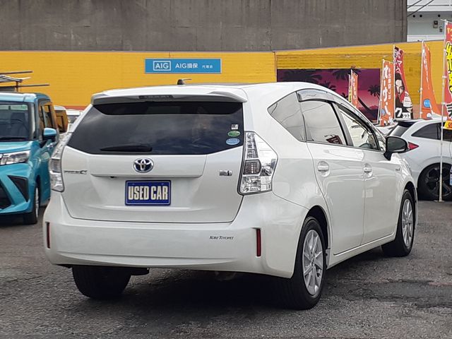 TOYOTA PRIUS ALPHA 2012 Image 31