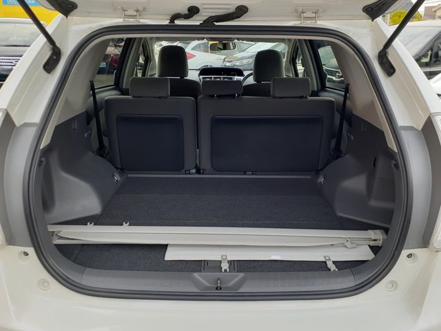 TOYOTA PRIUS ALPHA 2012 Image 31