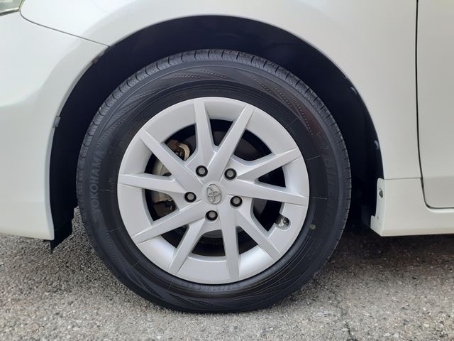 TOYOTA PRIUS ALPHA 2012 Image 31