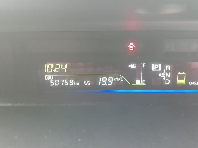 TOYOTA PRIUS ALPHA 2012 Image 31