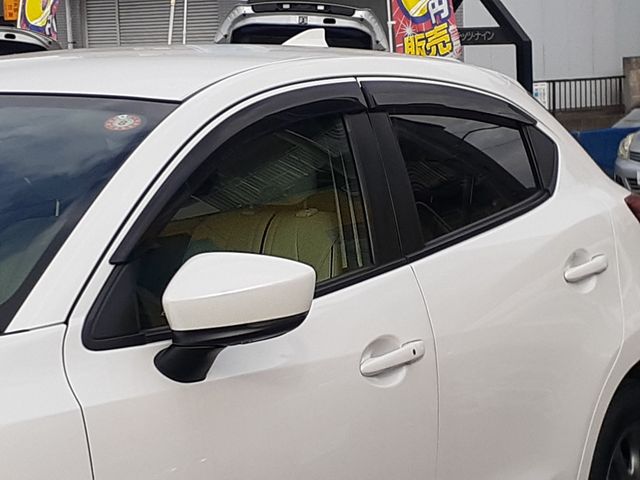 MAZDA DEMIO 2017 Image 31