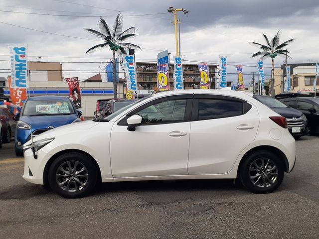 MAZDA DEMIO 2017 Image 31