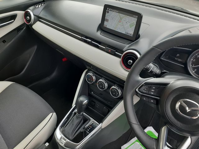 MAZDA DEMIO 2017 Image 31