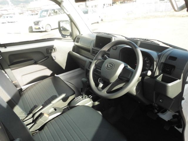 DAIHATSU HIJET TRUCK 4WD 2025 Image 31