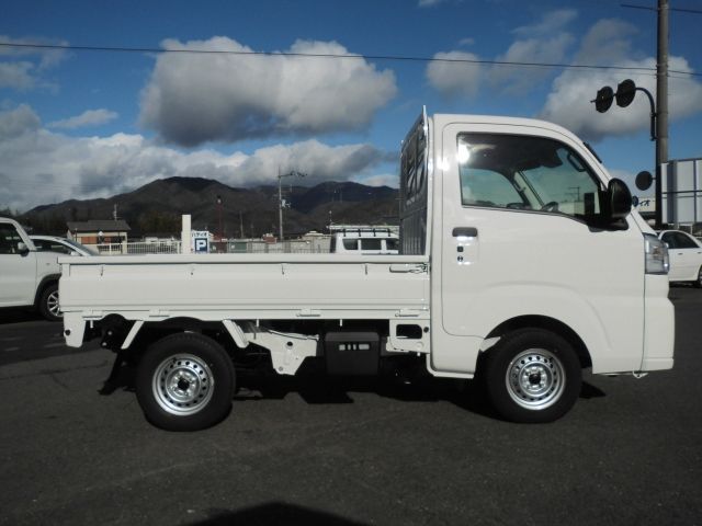 DAIHATSU HIJET TRUCK 4WD 2025 Image 31