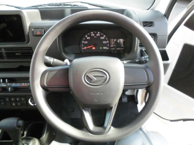 DAIHATSU HIJET TRUCK 4WD 2025 Image 31