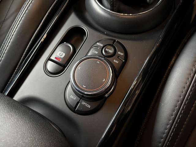 BMW MINI COOPER SD C 2018 Image 31