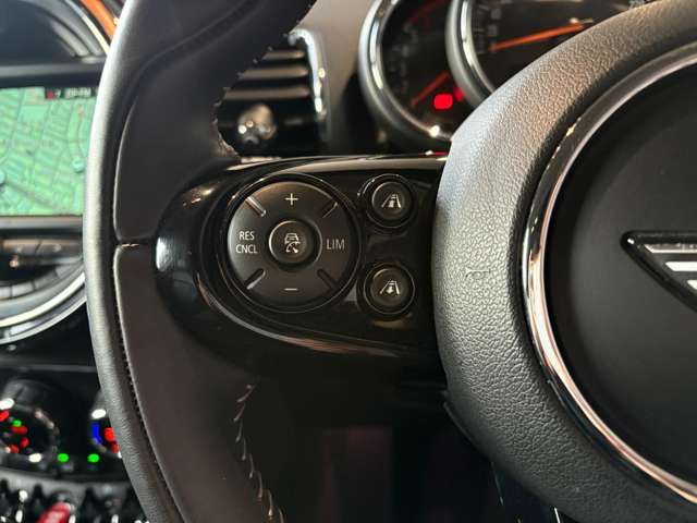 BMW MINI COOPER SD C 2018 Image 31