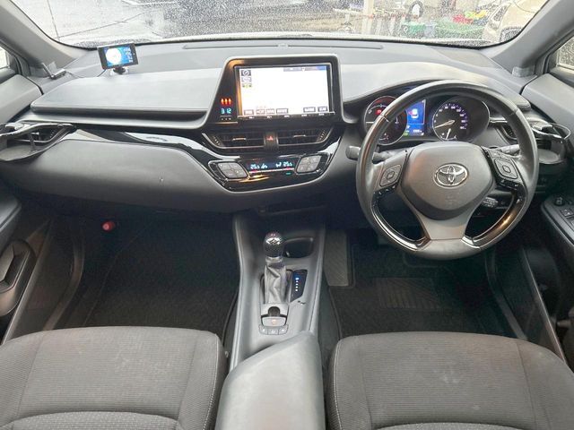 TOYOTA C-HR 2017 Image 31
