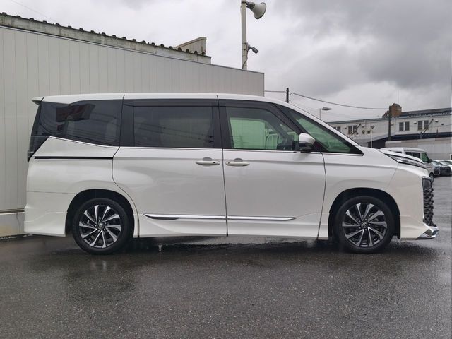 TOYOTA VOXY 2023 Image 31