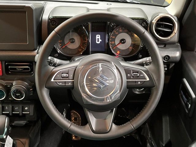 SUZUKI JIMNY NOMADE 2025 Image 31