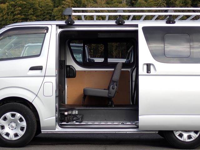 TOYOTA HIACE VAN 1.15T 2WD 2018 Image 31
