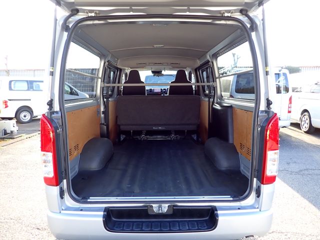 TOYOTA HIACE VAN 1.15T 2WD 2018 Image 31